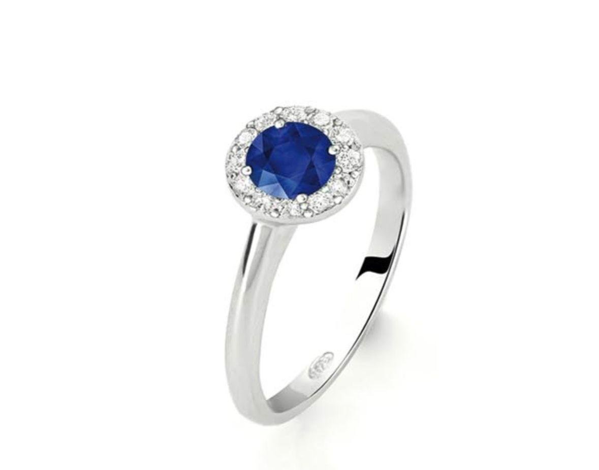 Anello con pietra zirconata